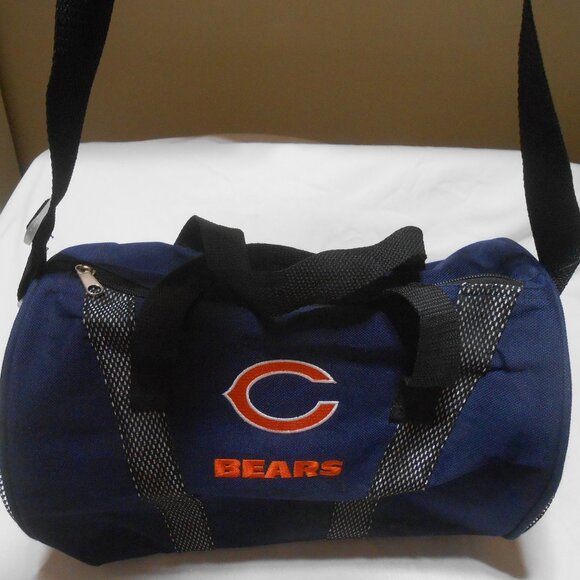 NFL CHICAGO BEARS ROUND TOTE CROSSBODY BAG ZIP CLOSE 2 MESH POCKETS NWOT ππ©π - Picture 8 of 12